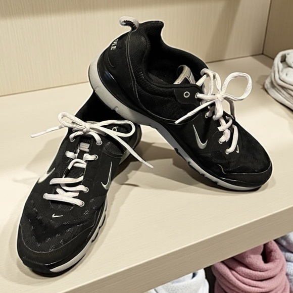 NIKE Womens 9 Black Mesh Polka Dot Flex TR - Picture 10 of 13